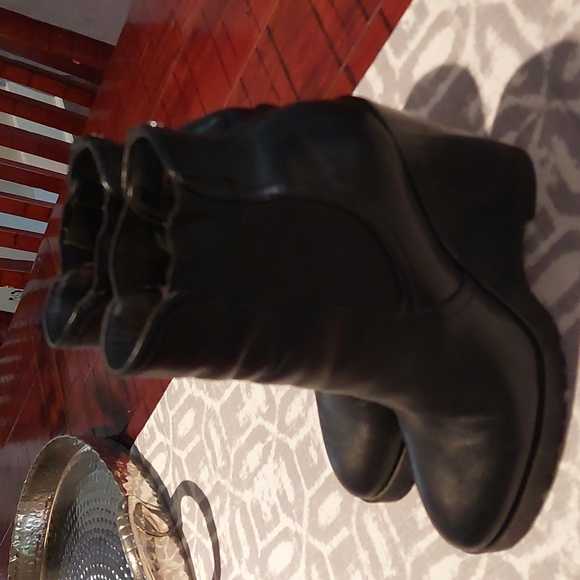 Michael Kors - Picture 2 of 4